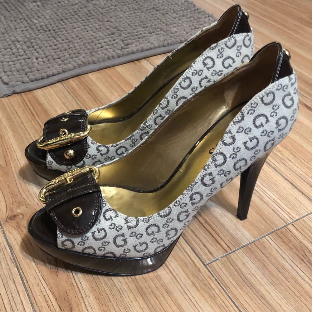 Guess heels BNWOT